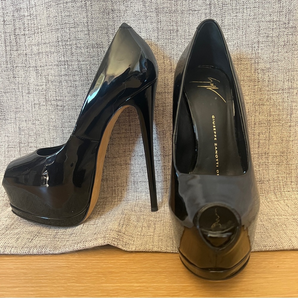 Giuseppe Zanotti Super Sharon Skyhigh  Platform Pumps Black Patent leather